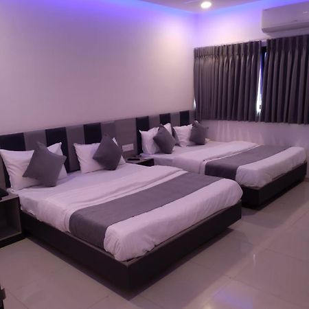 Hotel Selfie Inn Ahmedabad Luaran gambar