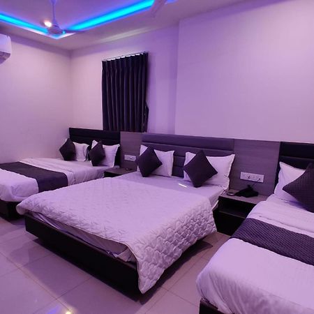 Hotel Selfie Inn Ahmedabad Luaran gambar