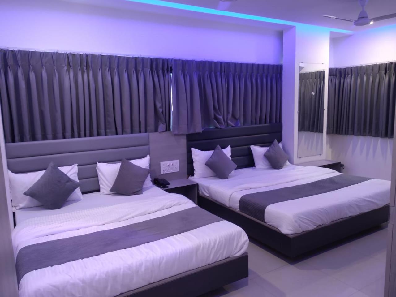Hotel Selfie Inn Ahmedabad Luaran gambar