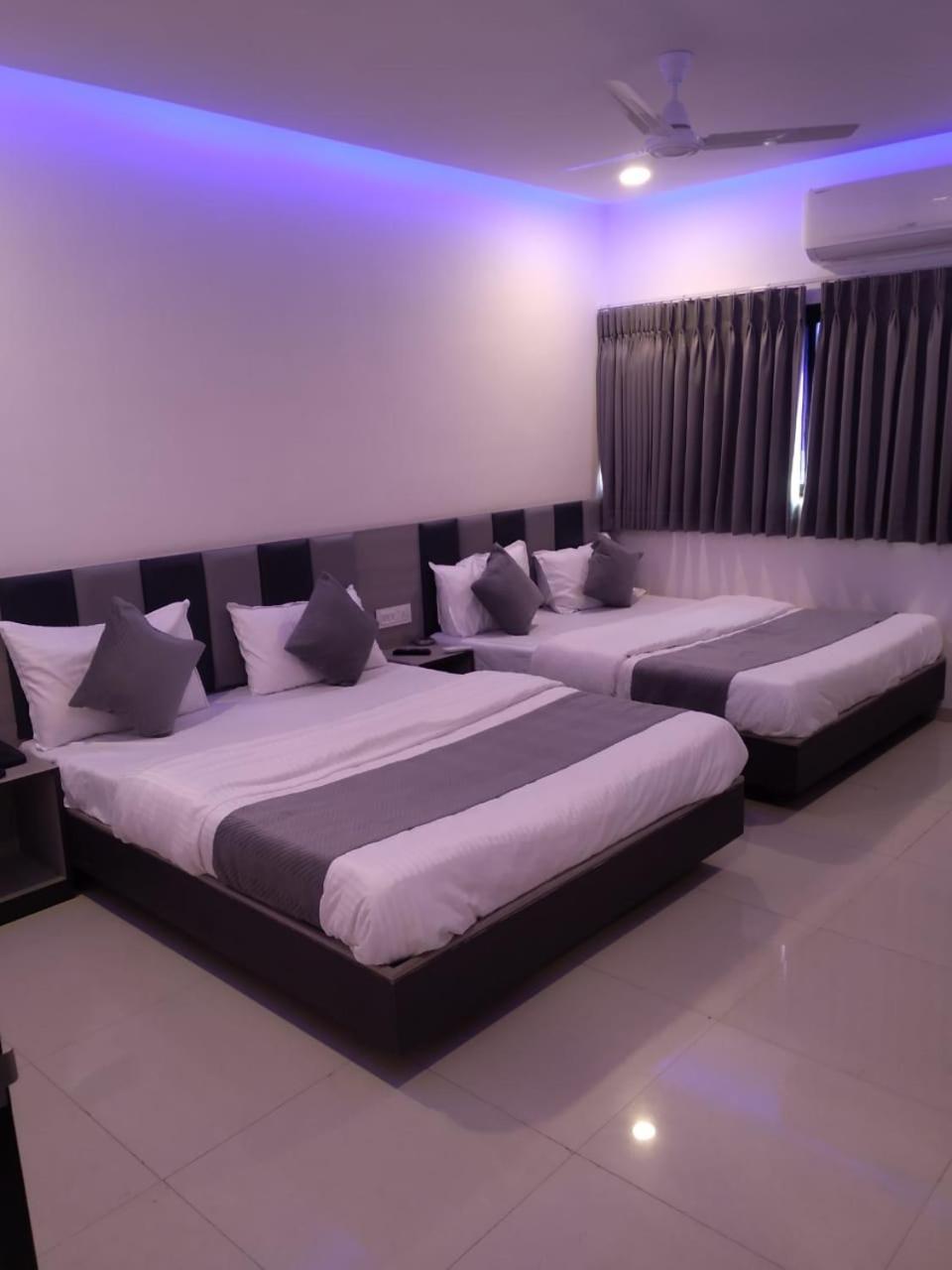 Hotel Selfie Inn Ahmedabad Luaran gambar