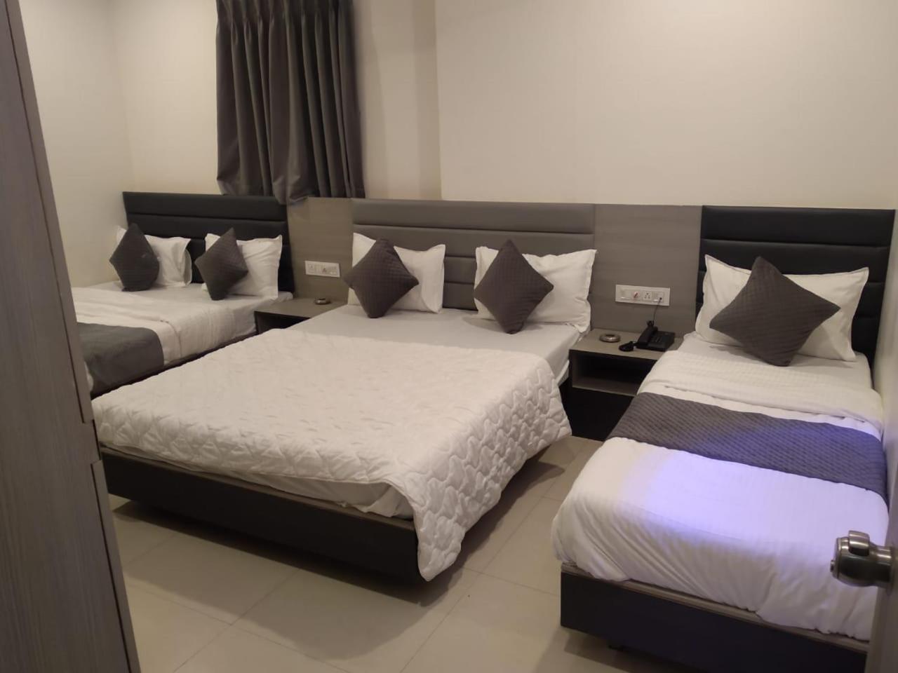 Hotel Selfie Inn Ahmedabad Luaran gambar