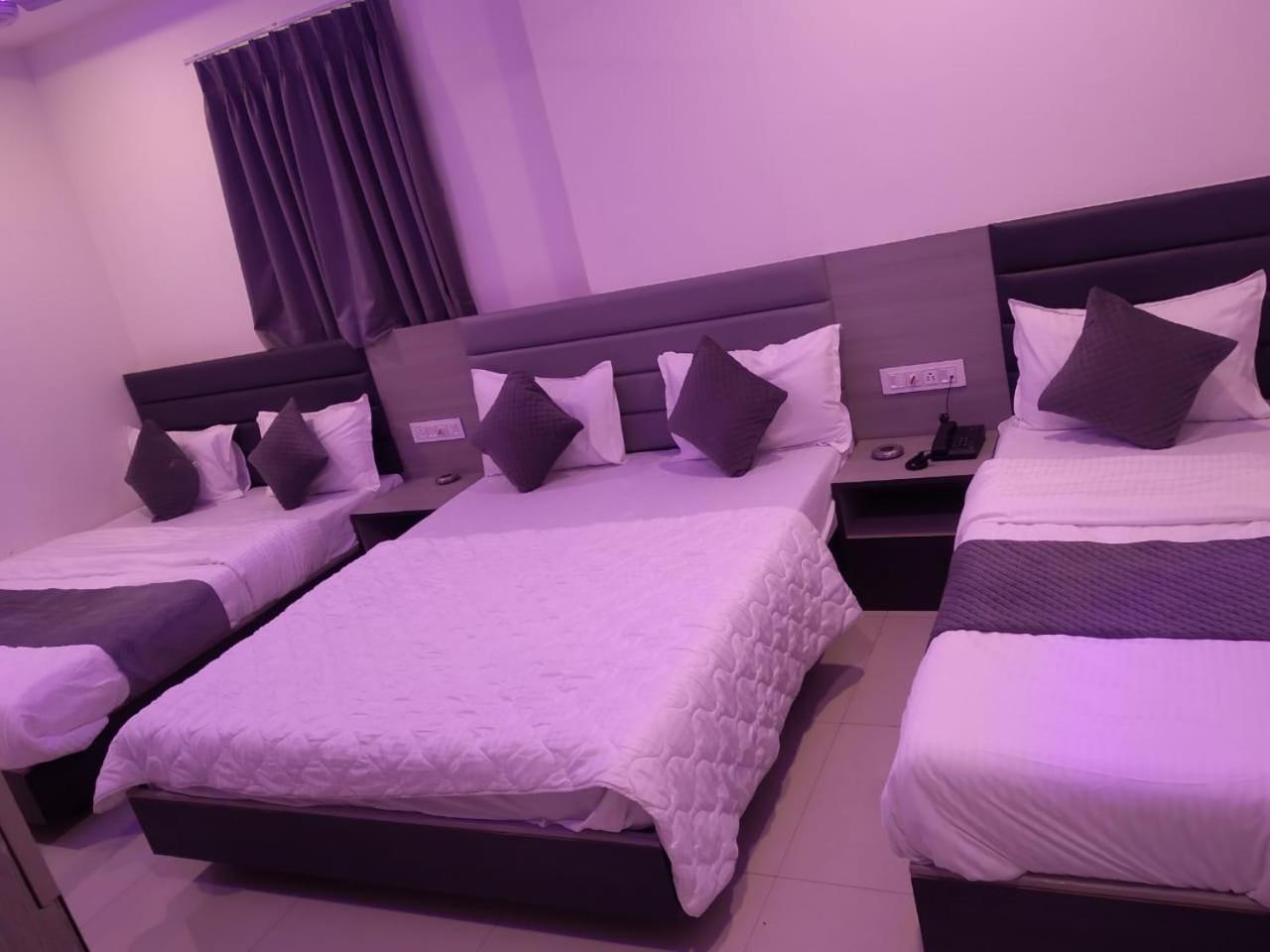 Hotel Selfie Inn Ahmedabad Luaran gambar