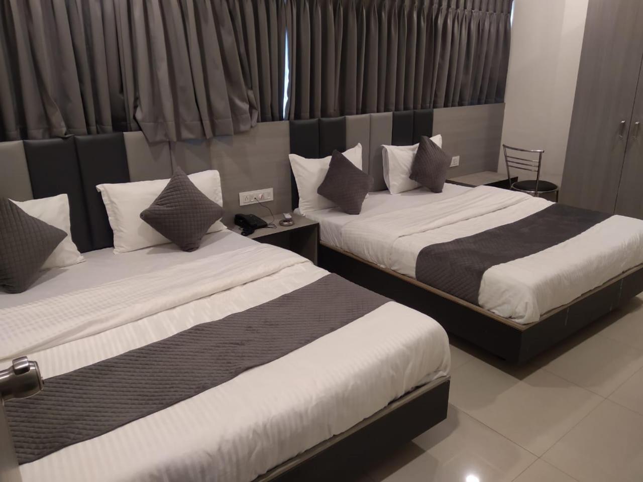 Hotel Selfie Inn Ahmedabad Luaran gambar
