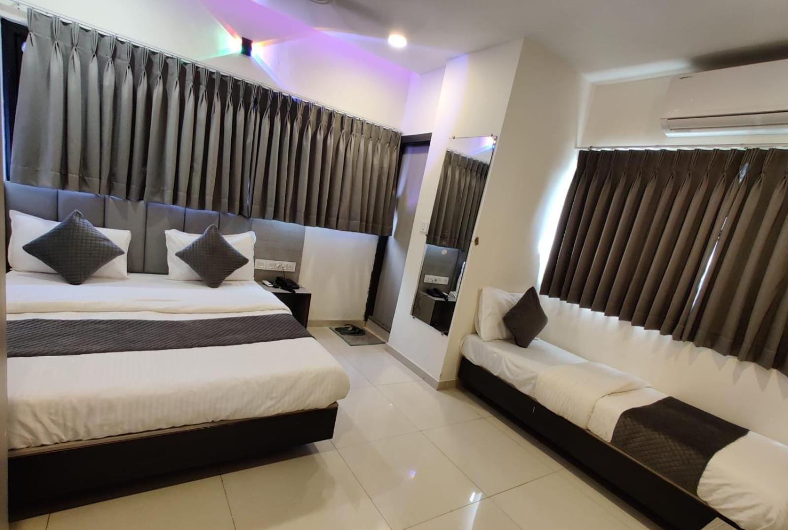 Hotel Selfie Inn Ahmedabad Luaran gambar