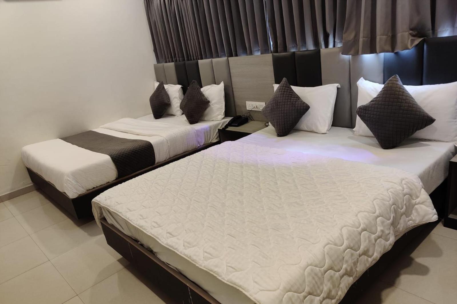 Hotel Selfie Inn Ahmedabad Luaran gambar