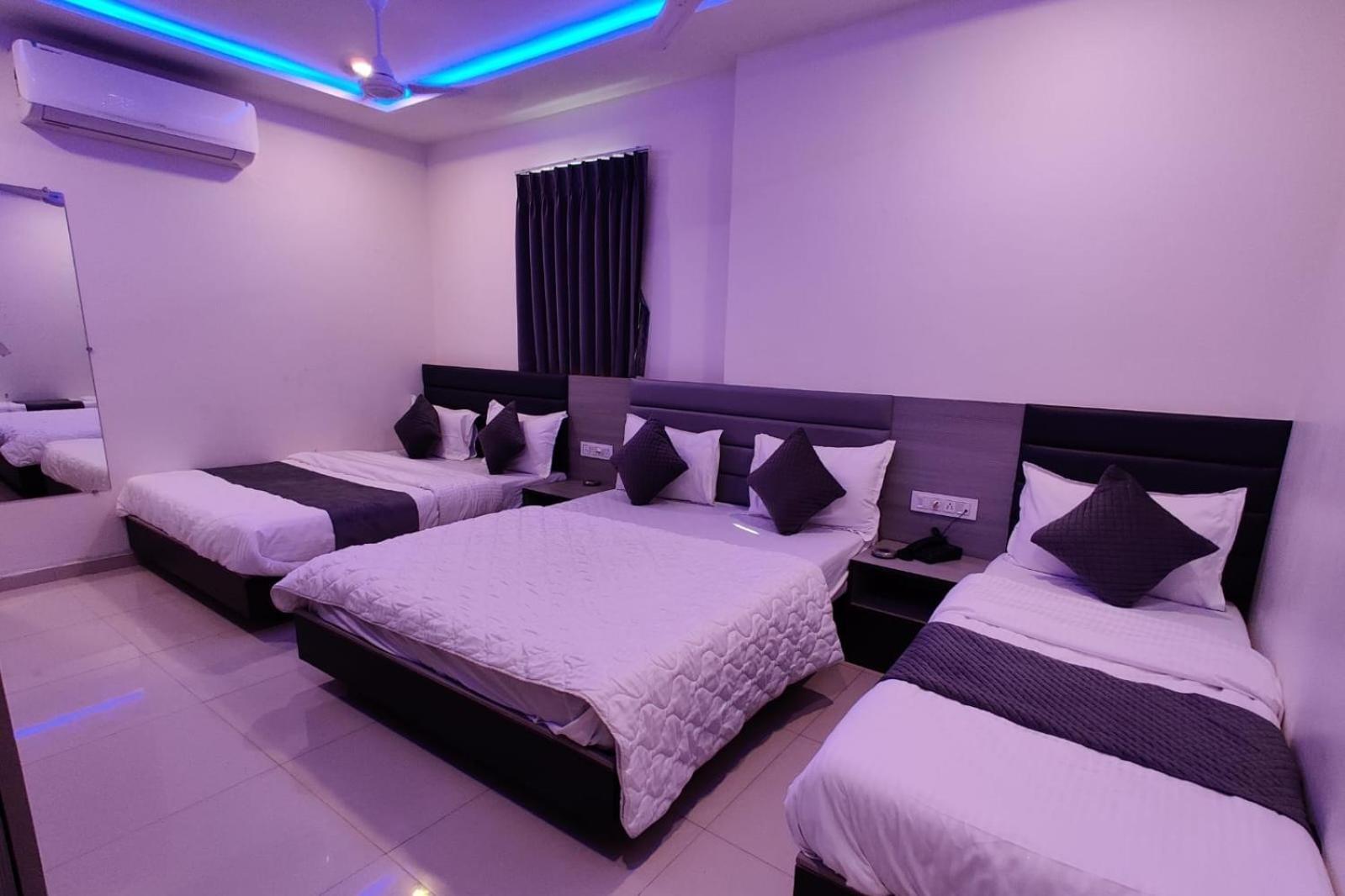 Hotel Selfie Inn Ahmedabad Luaran gambar